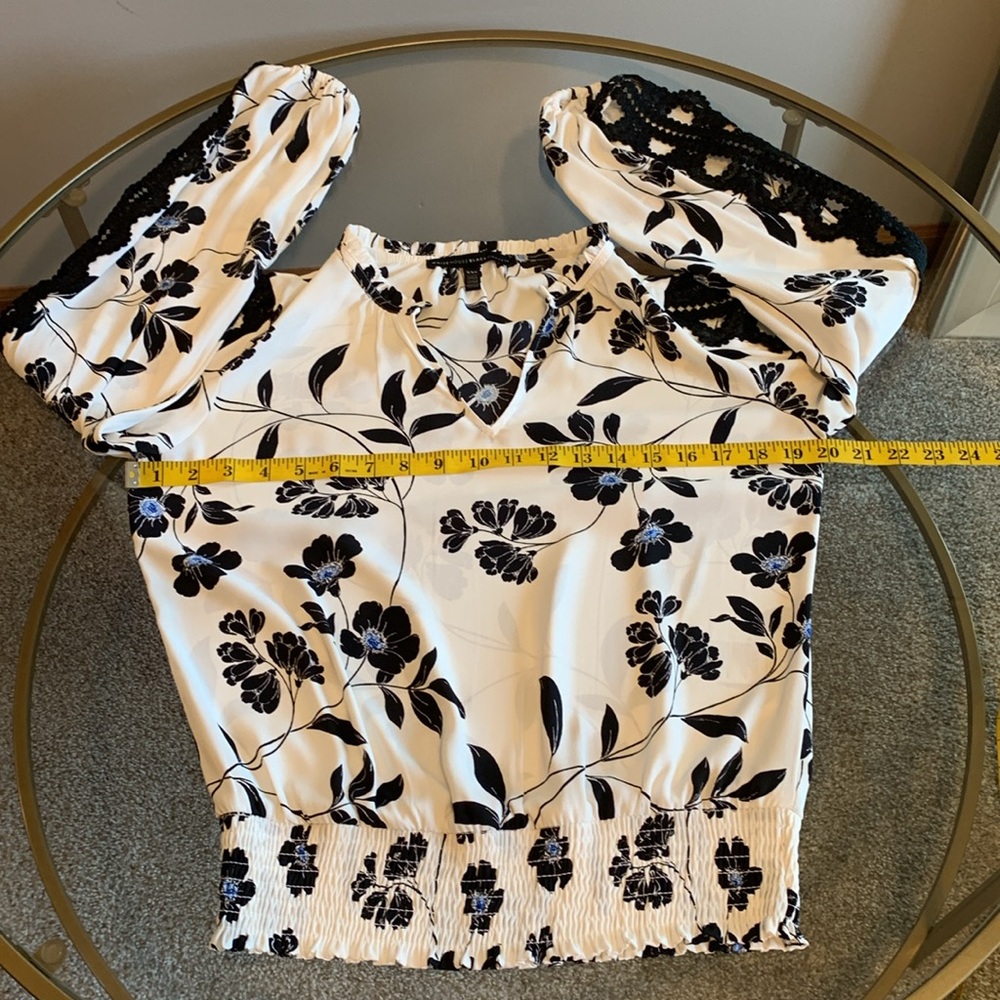 White House Black Market long sleeve floral top Size XXS - Picture 8 of 16